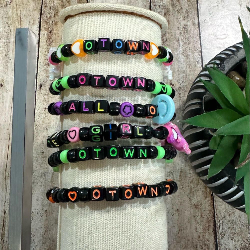 OTOWN 90s inspired beaded friendship bracelets hand crafted (y2k Kandi homemade